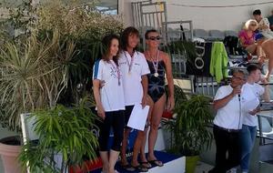 5d26e093307e4_PETITpodiumDominque50mNL.jpg